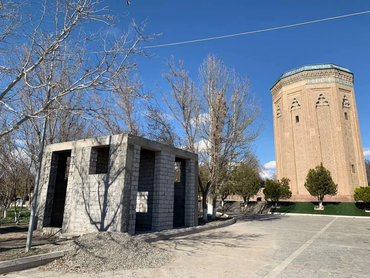 Naxçıvan İH: Mömünə Xatun türbəsi ətrafında olan yarımçıq tikili ilə bağlı yayılanlar həqiqəti əks etdirmir
