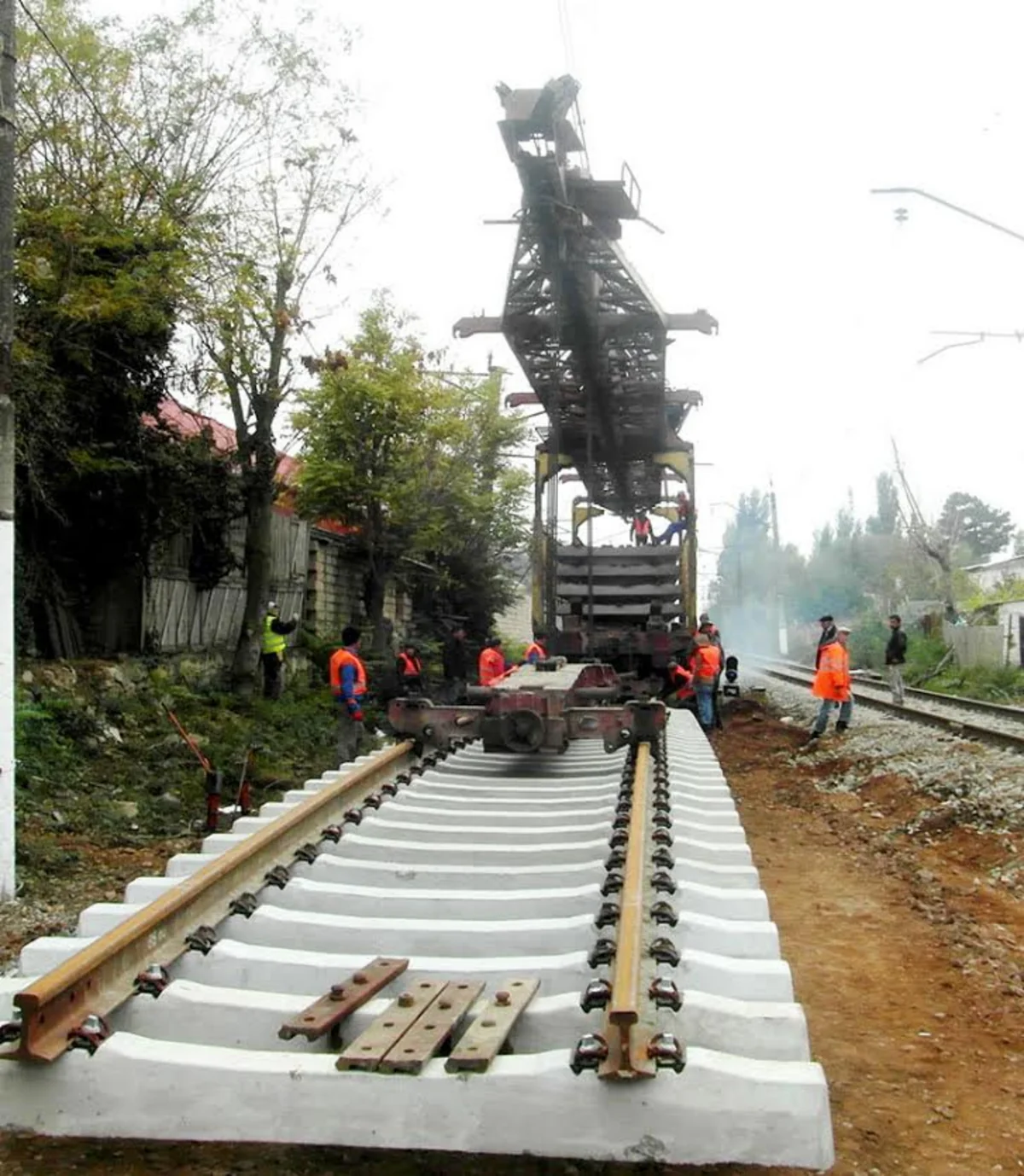 Salahlı-Soyuq Bulaq dəmir yolunun təmirinə başlanılıb
