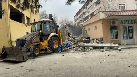 Neftçalada qanunsuz tikili sökülüb