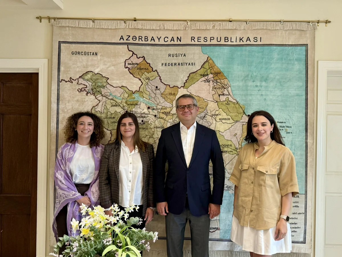 Xəzər İbrahim ABŞ Dövlət Departamenti proqramının azərbaycanlı iştirakçıları ilə görüşüb