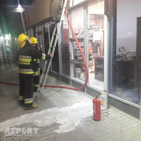 В Азербайджане в магазине произошёл пожар - ФОТО
