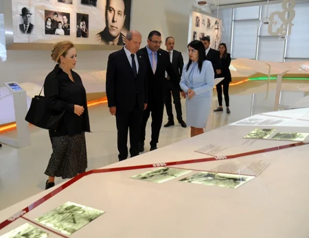 Şimali Kiprin Prezidenti Heydər Əliyev Mərkəzi ilə tanış olub