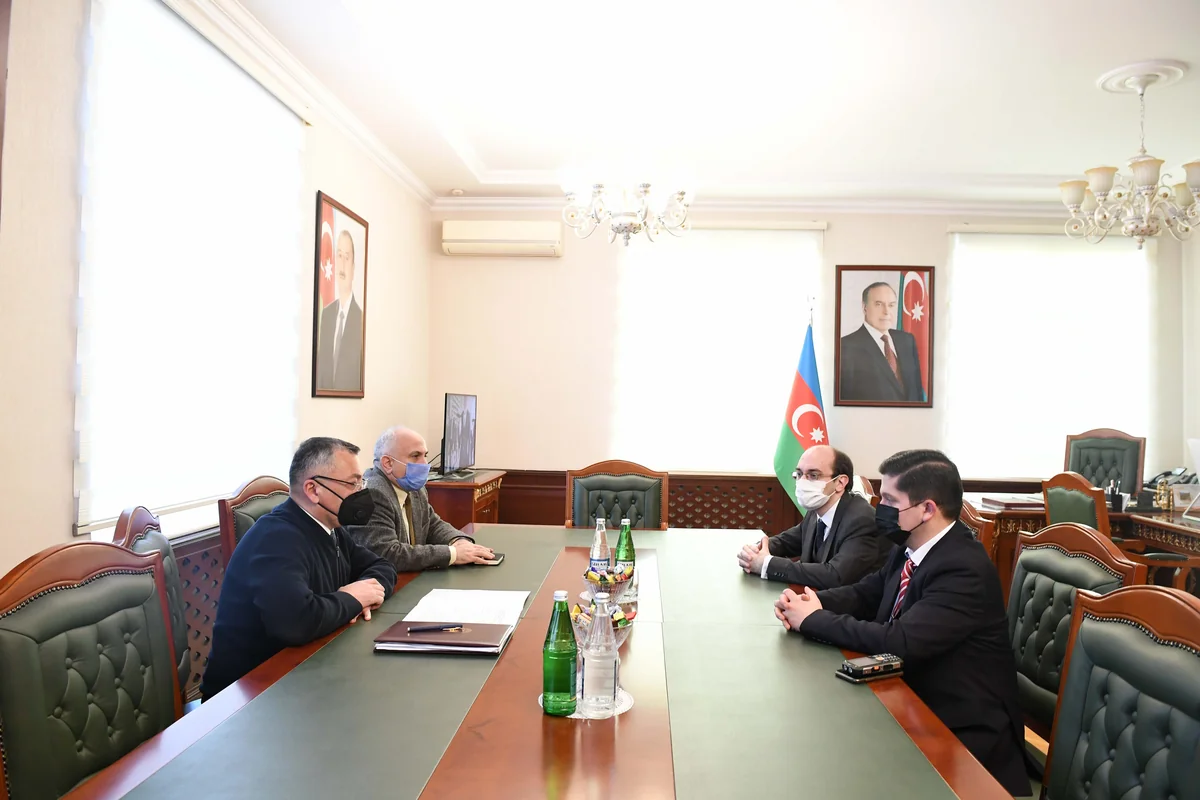 Dövlət Komitəsinin sədri fransalı tarixçi ilə görüşüb