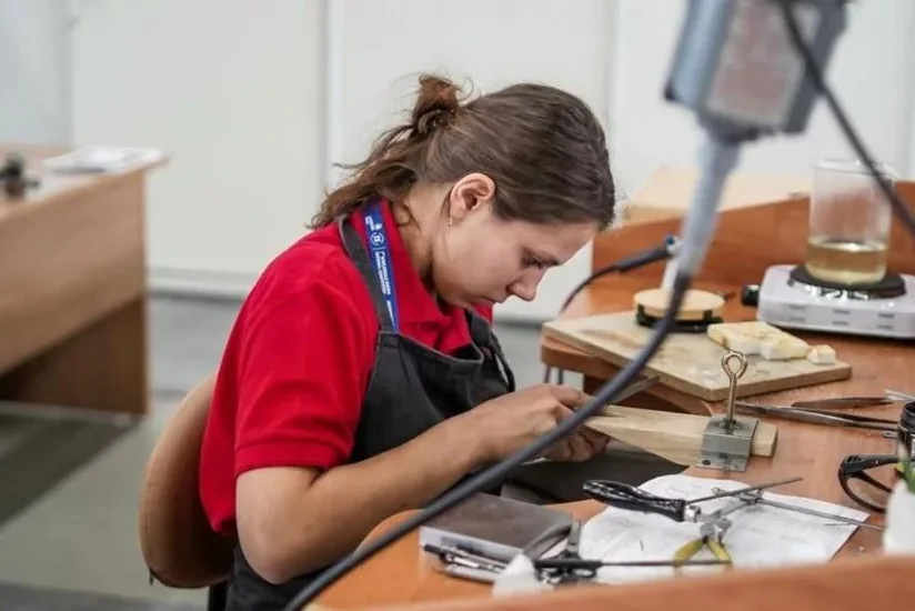 Azərbaycanda qadın əməyinin tətbiqi qadağan edilən iş yerlərinin sayı azaldılacaq