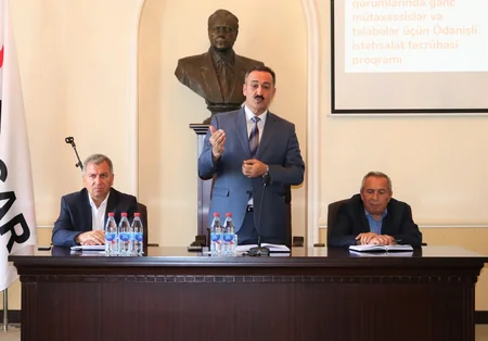 “Azneft”də təcrübəçilərlə görüş keçirilib