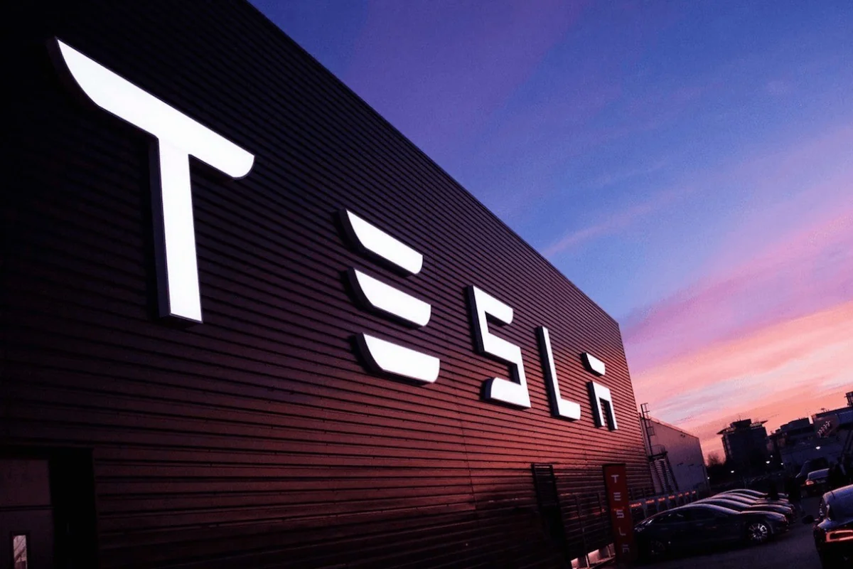 Tesla может представить прототип человекоподобного робота к 30 сентября