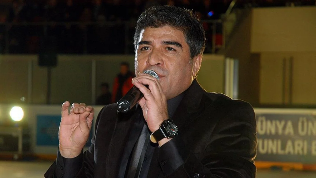 Türkiyənin tanınmış müğənnisi İbrahim Erkalın ürəyi dayanıb