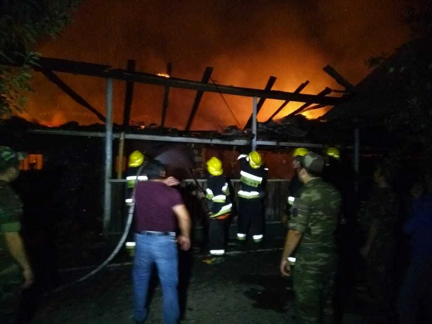 Qaxda iki qonşuya məxsus mal tövlələri yanıb