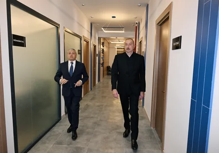 İlham Əliyev Şuşada Dövlət Xidmətləri Mərkəzinin əsaslı təmirdən sonra açılışında iştirak edib - YENİLƏNİB