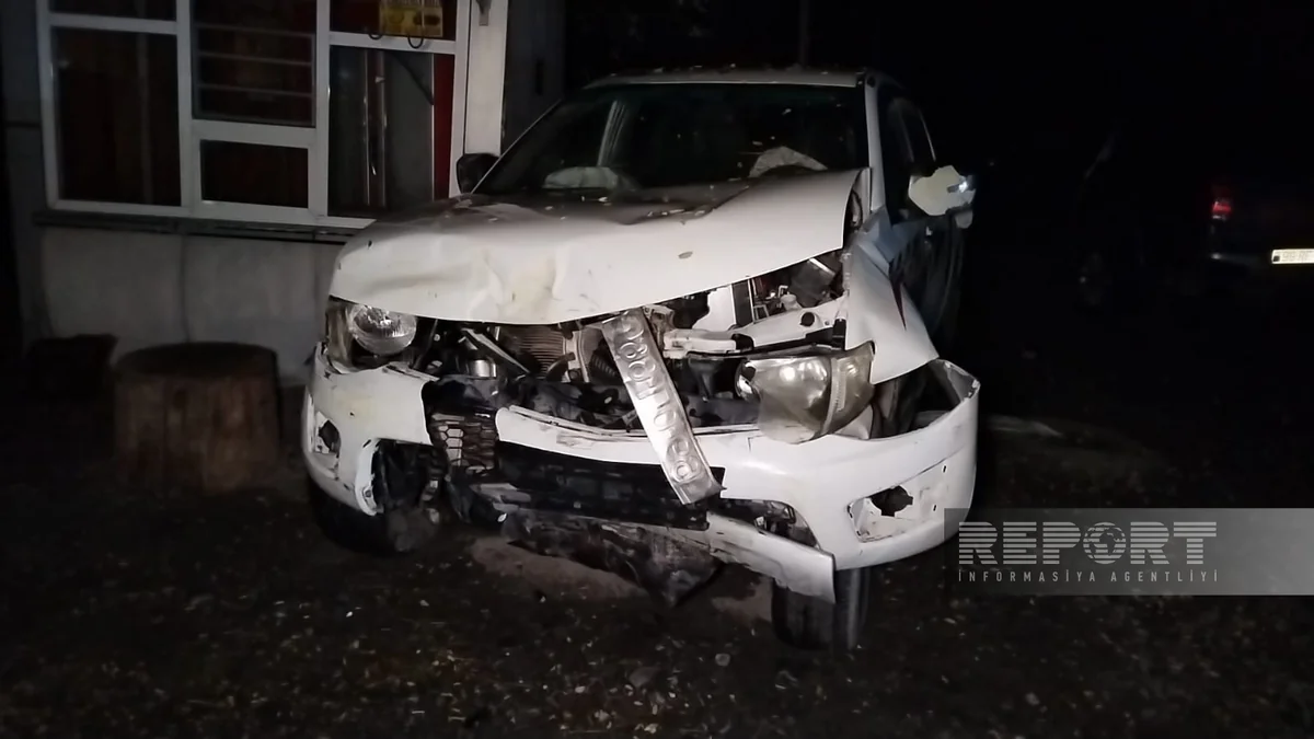 Oğuzda iki avtomobil toqquşub, Təcili Tibbi Yardım Şöbəsinin əməkdaşı xəsarət alıb