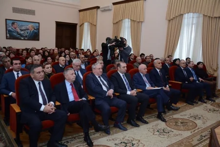 Kitabxanaların ödənişsiz məcburi nüsxələrlə təchizatı ilə bağlı respublika müşavirəsi keçirilib