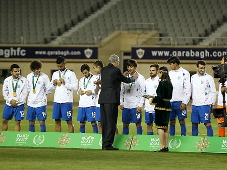 İslamiada: Futbol yarışında ilk 3 yeri tutanlar mükafatlandırılıblar