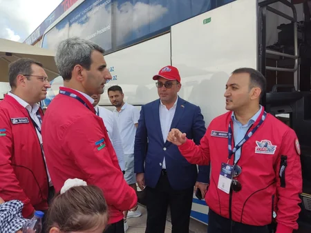 Azərbaycan rəsmiləri Türkiyədəki vətəndaşlarımızın problemlərini dinləyib