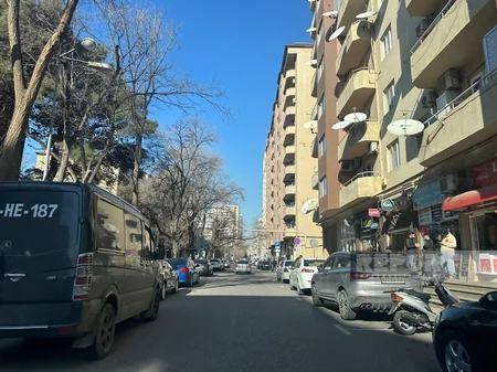 Bakıda avtomobillərin parklanması effektiv təşkil olunubmu?