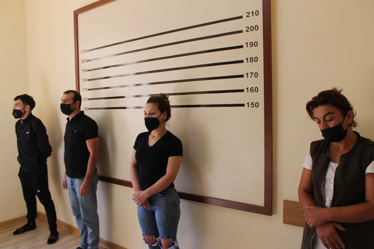 Mingəçevirdə elektron qolbaq daşıyan şəxsdən narkotik götürülüb