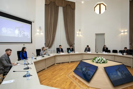 Azərbaycan və Qazaxıstan enerji sahəsində rəqəmsal texnologiyaların tətbiqini müzakirə edir