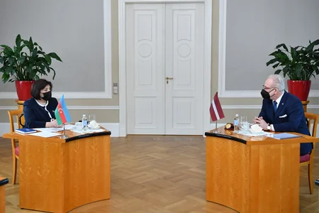 Azərbaycan parlamentinin sədri Latviya Prezidentini Xocalı soyqırımı barədə ətraflı məlumatlandırıb