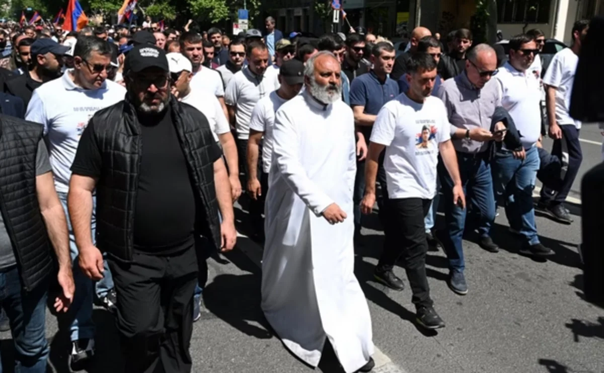 Ermənistanda siyasi böhran dərinləşir - Qarabağ klanı Baqrata qoşulur - ŞƏRH
