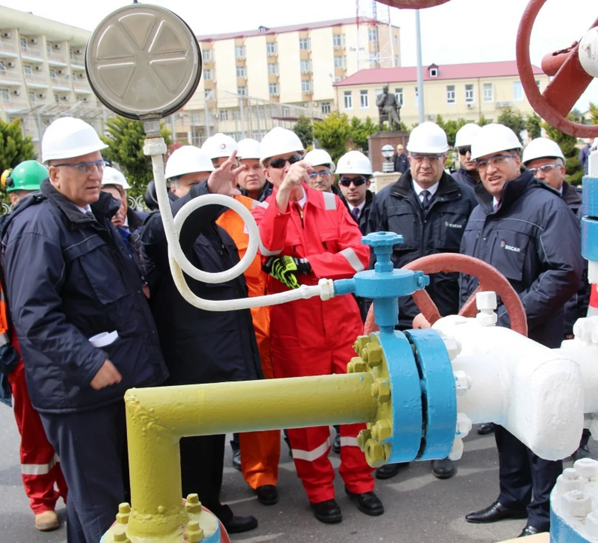 Представители SOCAR и французской компании Total побывали на Нефтяных Камнях