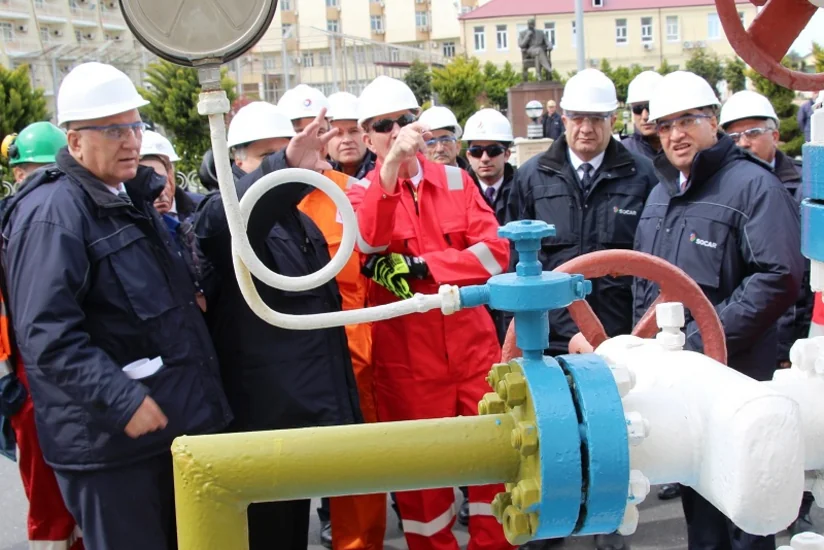SOCAR-ın və Fransanın “Total” şirkətinin nümayəndələri Neft Daşlarında olub