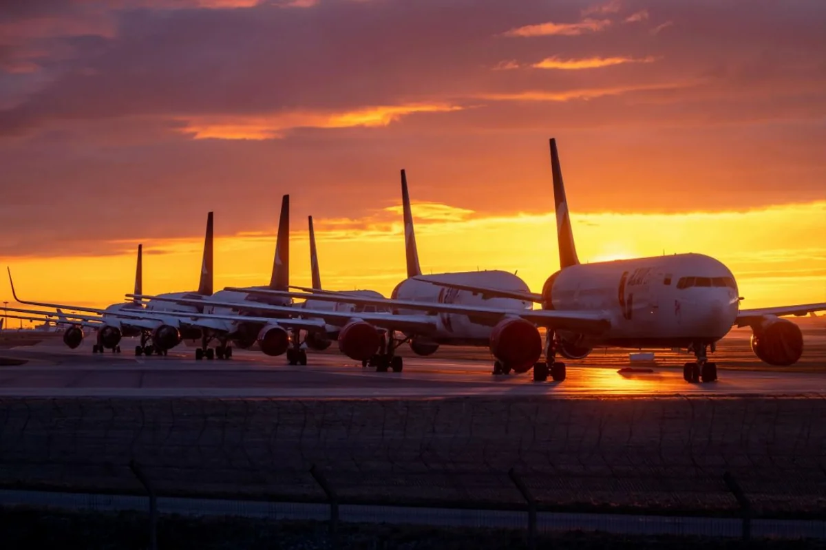 Qlobal sərnişin aviadaşımaları 2 il ərzində 53 % azalıb