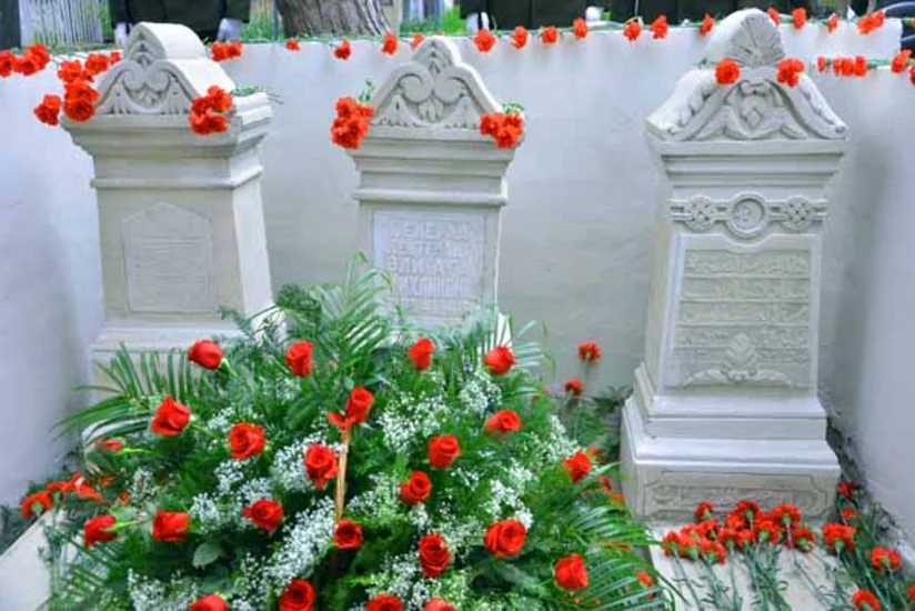 ​Müdafiə Nazirliyi görkəmli sərkərdə Əlağa Şıxlinskinin xatirəsini yad edib