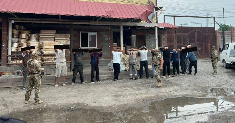 Qırğızıstanda kükürd turşusunun satışı ilə məşğul olan cinayətkar dəstə üzvləri saxlanılıb