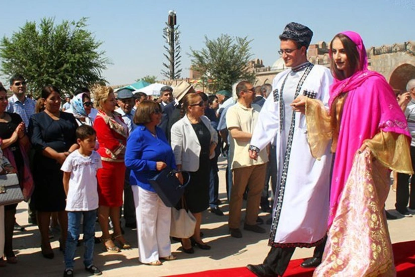 В Нахчыване прошел Фестиваль национальной одежды