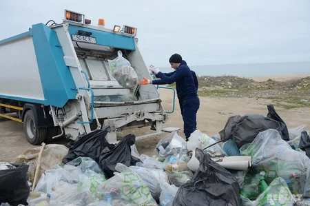 Bilgəhdə Xəzərin sahil zolağı plastik tullantılardan təmizlənib