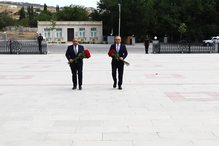 Zaur Mikayılov Xızıda vətəndaşları qəbul edib
