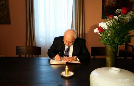 Azərbaycan baş nazirinin müavini Fransa səfirliyində başsağlığı verib - FOTO