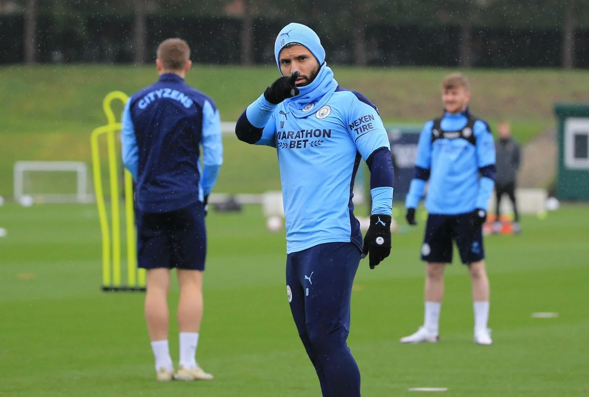 Barselona Serxio Aqueroya təklif göndərdi