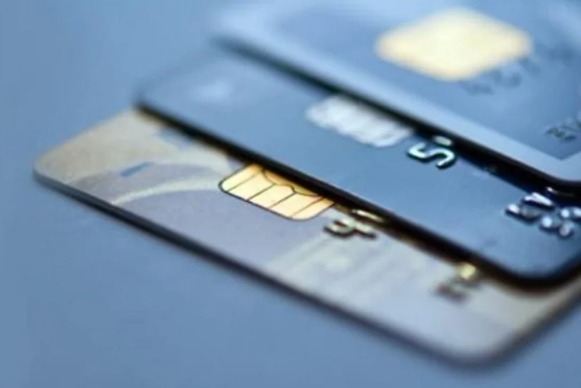 В Азербайджане оборот по дебетовым картам достиг 10 млрд манатов