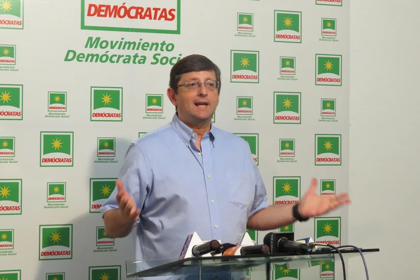 Boliviyada nazir koronavirusa yoluxdu