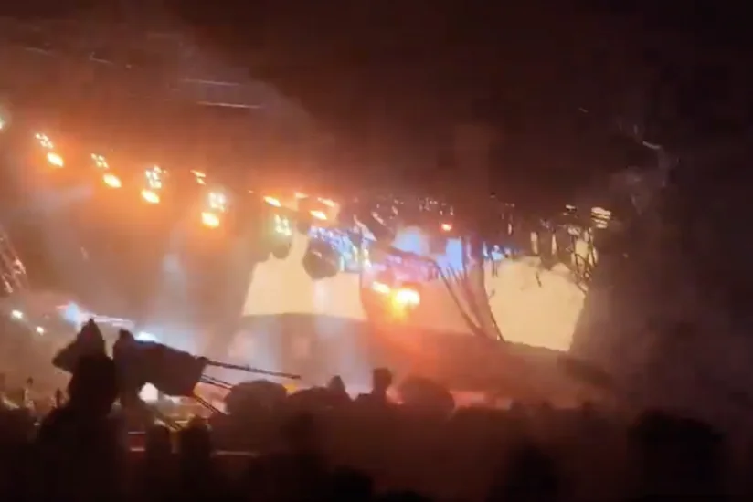 At least nine dead as stage collapses at Mexico rally