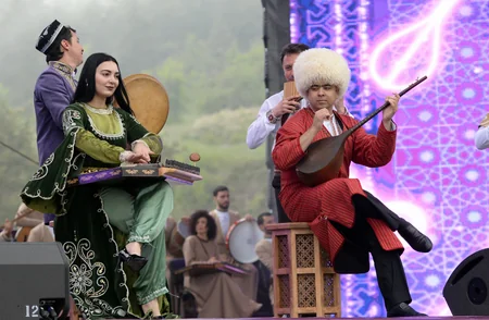 Şuşada “Xarıbülbül” Beynəlxalq Musiqi Festivalının qala-konserti olub