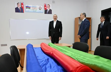 Prezident Bum qəsəbəsində tam orta məktəbin yeni binasının açılışında iştirak edib - YENİLƏNİB