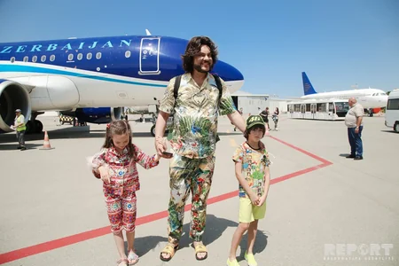 Филипп Киркоров прилетел в Баку с детьми - ФОТО - ВИДЕО