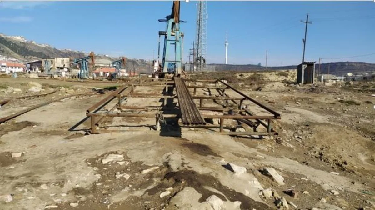 İşlək neft quyusundan metal oğurlamaq istəyənlər yaxalanıb