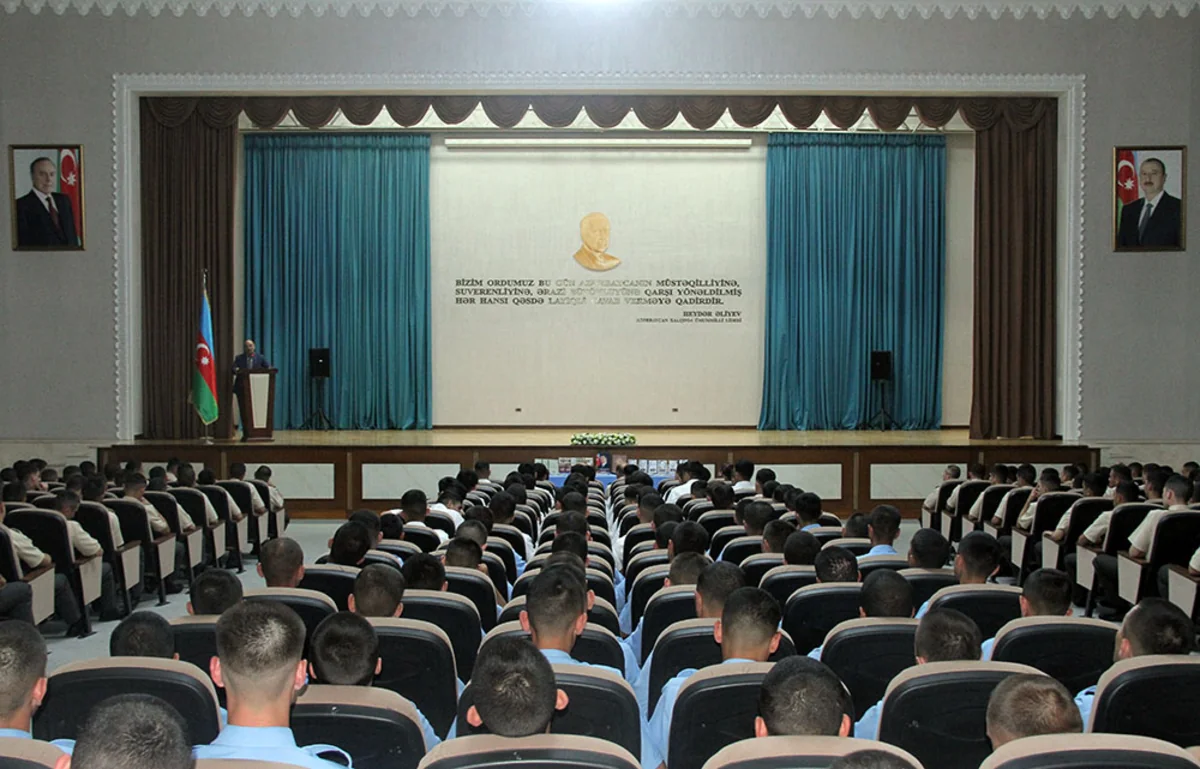 Hərbi institutda hərbi vətənpərvərlik mövzusunda tədbir keçirilib