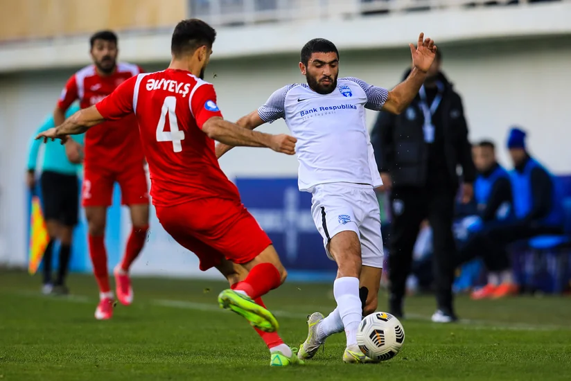 Keşlənin futbolçusu baş məşqçinin iradlarına cavab verib