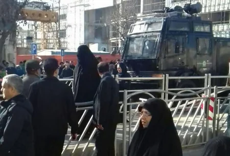 В ходе акции протеста в Иране произошли столкновения с полицией - ВИДЕО