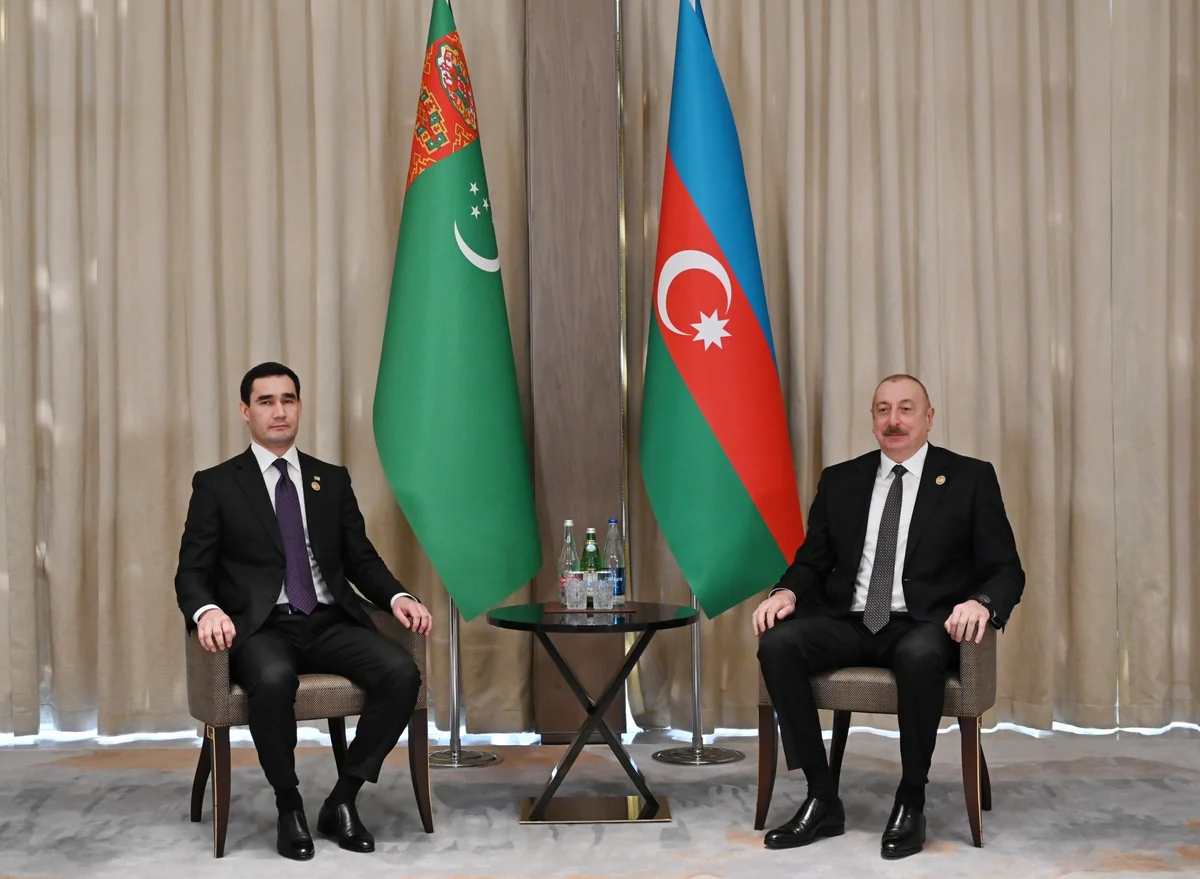 Ilham Aliyev meets with President of Turkmenistan