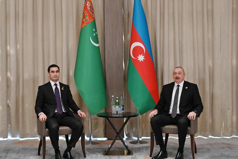 Ilham Aliyev meets with President of Turkmenistan
