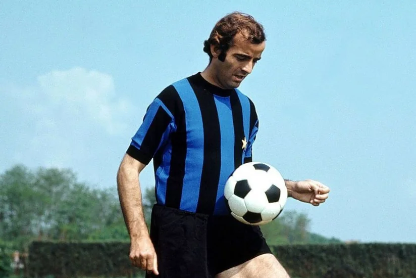 İlahi sol ayaq ləqəbli futbolçu dünyasını dəyişdi