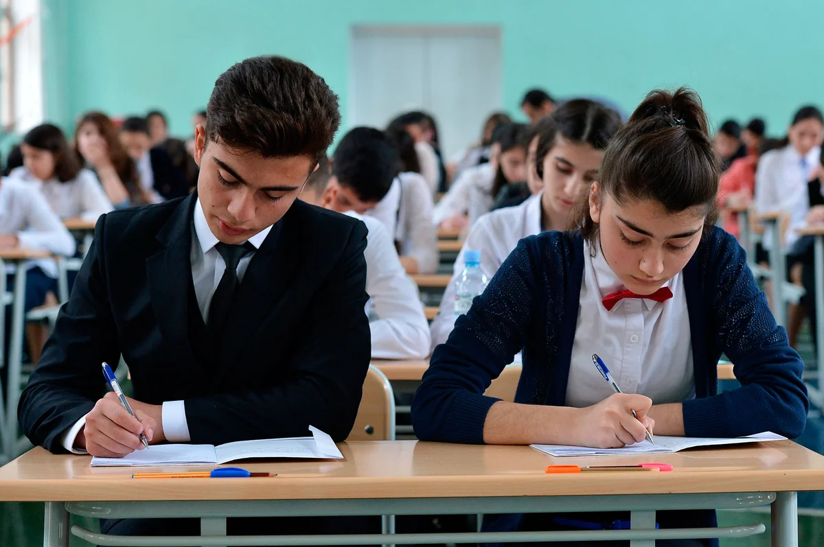 IX sinif şagirdlərinin elektron yerdəyişməsi dayandırılır