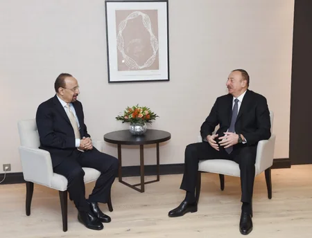 Prezident İlham Əliyev Səudiyyə Ərəbistanının energetika, sənaye və təbii sərvətlər naziri ilə görüşüb - YENİLƏNİB
