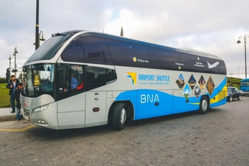 Heydər Əliyev Beynəlxalq Aeroportuna hərəkət edən avtobusların dayanacaqlarının sayı artırılıb