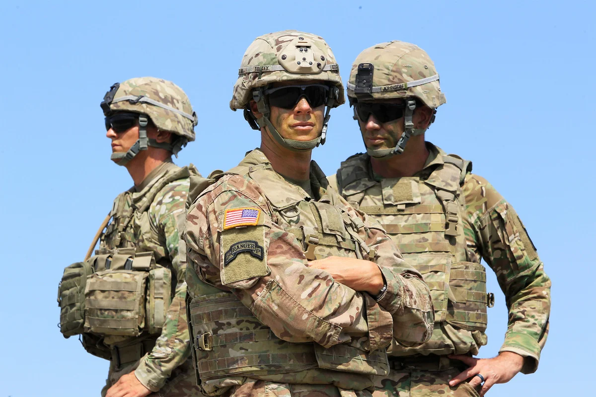 Pentaqon rəhbərinin müavini Çini Amerika ordusunun gücü ilə hədələyib