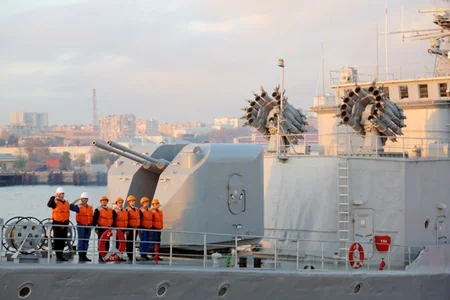 Müdafiə naziri Zakir Həsənov Xəzər dənizində keçirilən təlimləri izləyib